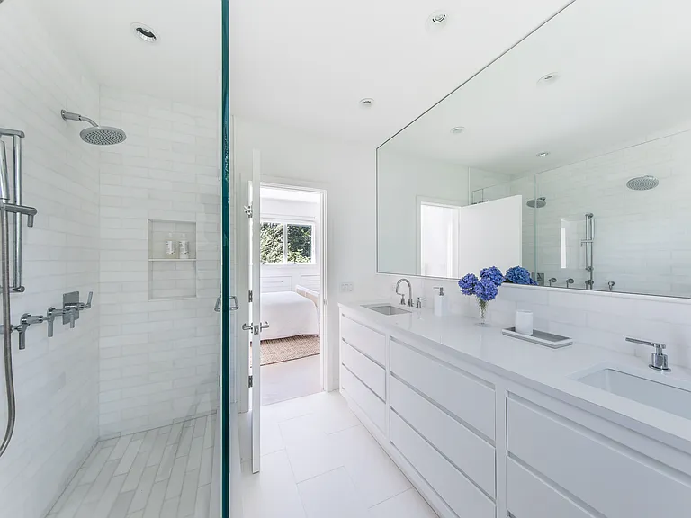 27 Montauk Hwy — Photo 6