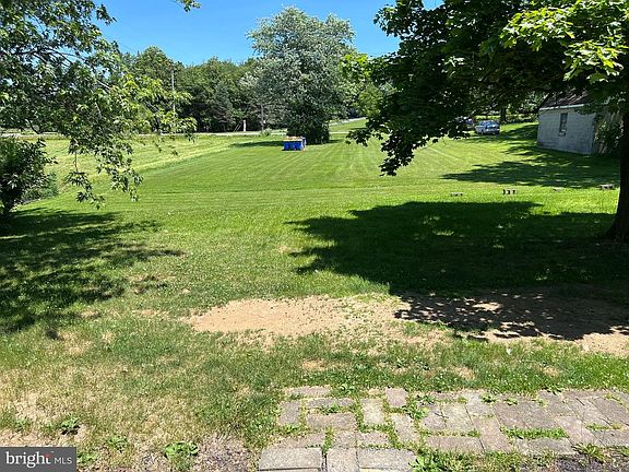 4th image of 139 Wolfe Ln
