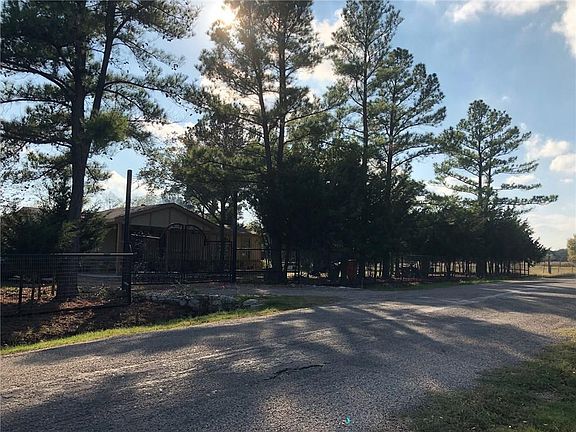 3rd image of 3437 W Caddo Dr