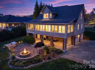 1002 4th St NE, Conover, NC 28613