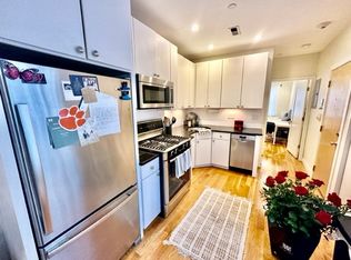 419 Hanover St APT 8, Boston, MA 02113