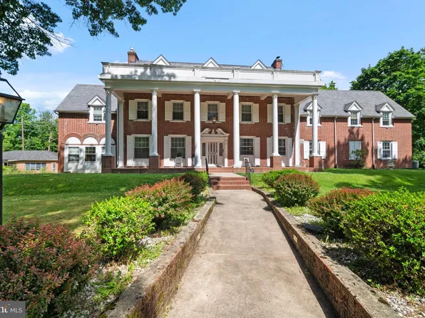 401 Woodbrook Ln, Philadelphia, PA 19119