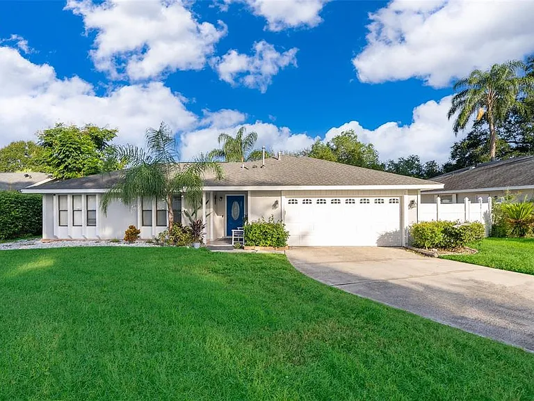 7118 Caloosa Ct — Photo 1