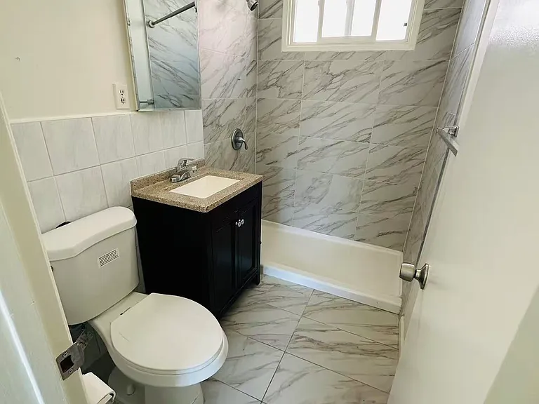 104 S Curtis Ave #B — Photo 5