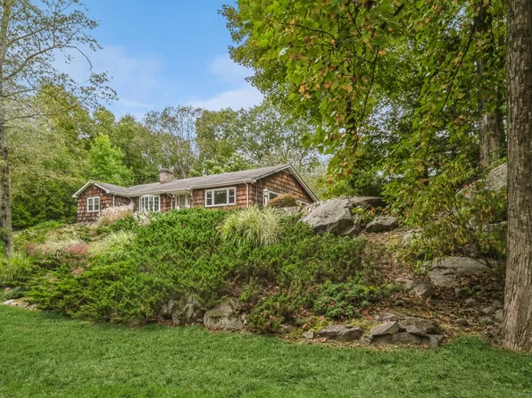 24 McIntosh Road, Stamford, CT 06903