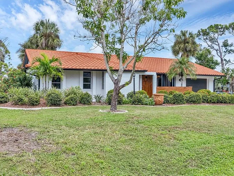 4696 Pompano St — Photo 32