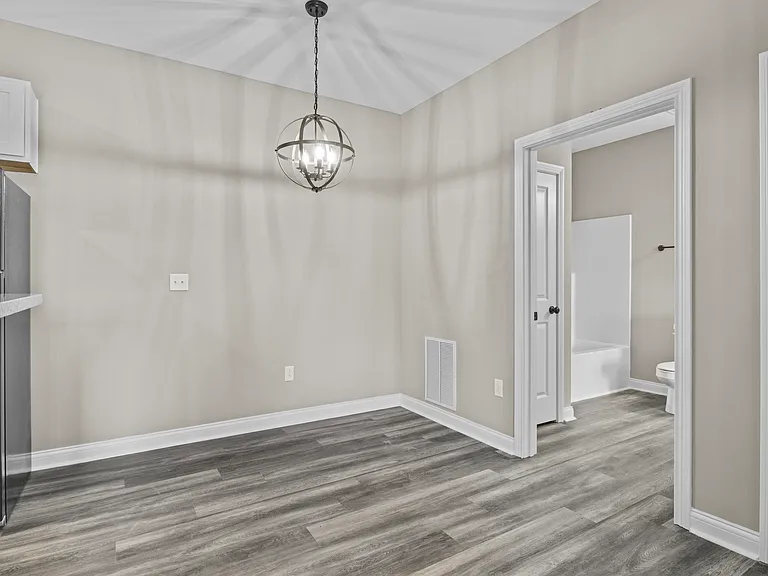Carriage Place Apartments — Photo 12