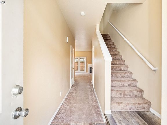 3rd image of 6014 NE 33rd Cir
