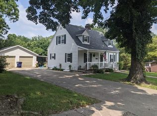 305 N Walnut St, Pinckneyville, IL 62274