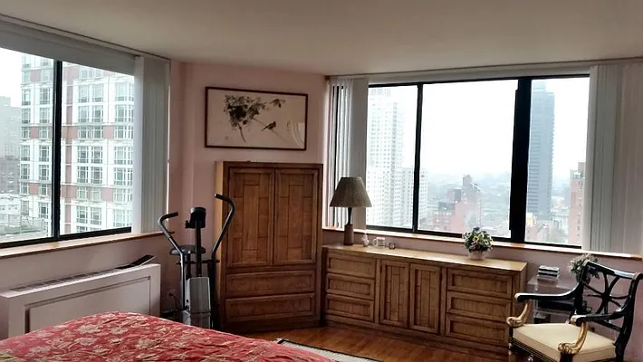 Rented by Level Group | media 31