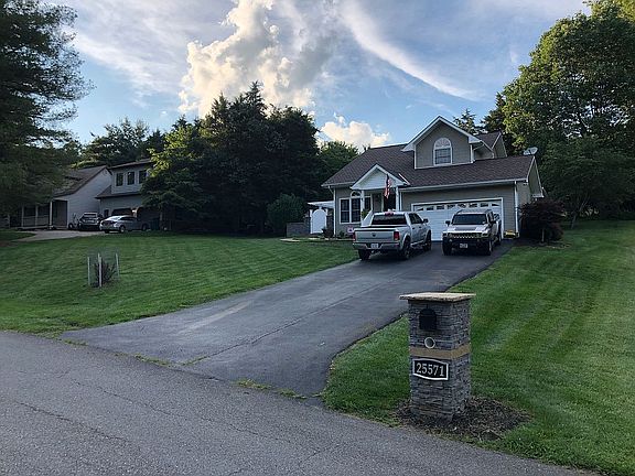 2nd image of 25264 Cornelius Dr