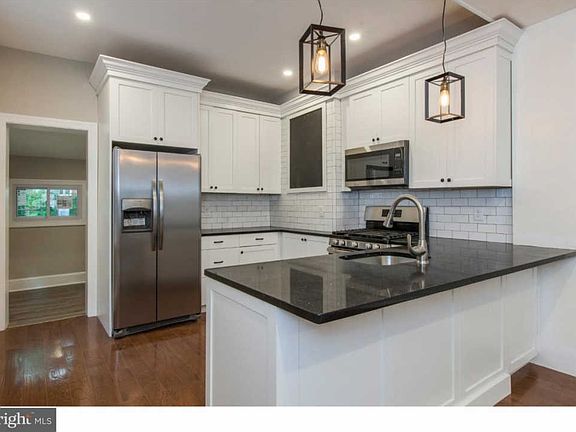 3rd image of 327 N Budd St