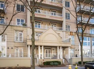 206 Shearwater Ct W APT 43, Jersey City, NJ
