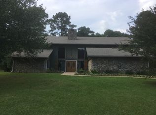 1002 Chesterfield Dr, McComb, MS 39648