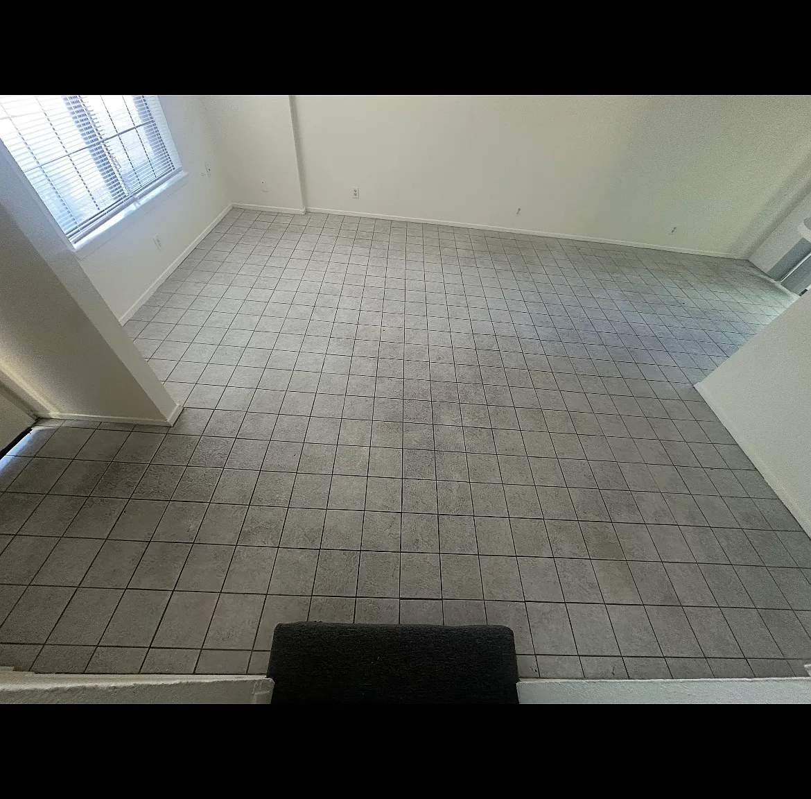 900 W Mulberry St — Photo 3
