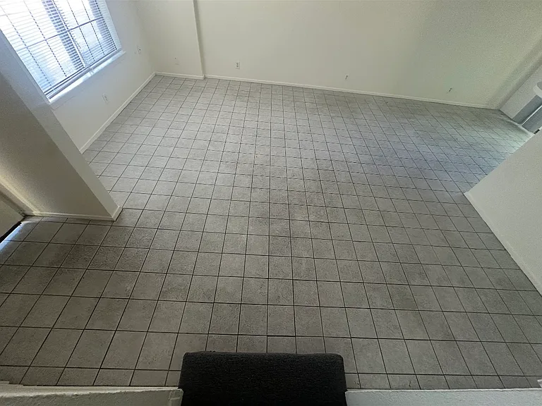 900 W Mulberry St #8 — Photo 3
