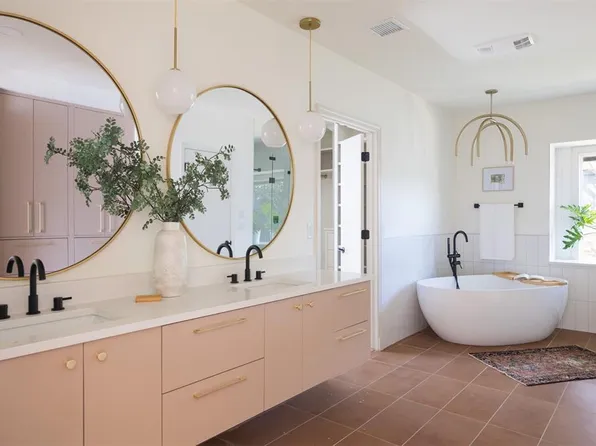 6421 Centennial Ct, Nichols Hills, OK 73116