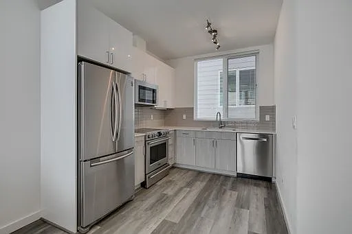 130 W Florentia St — Photo 5