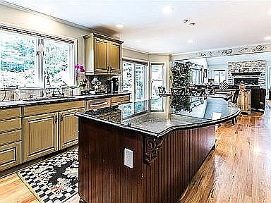 3rd image of 5501 Golden Heights Dr