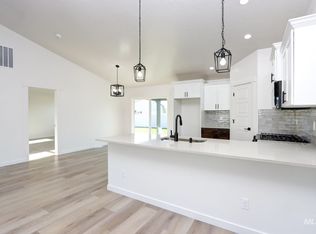 848 N 5th St, Nyssa, OR 97913
