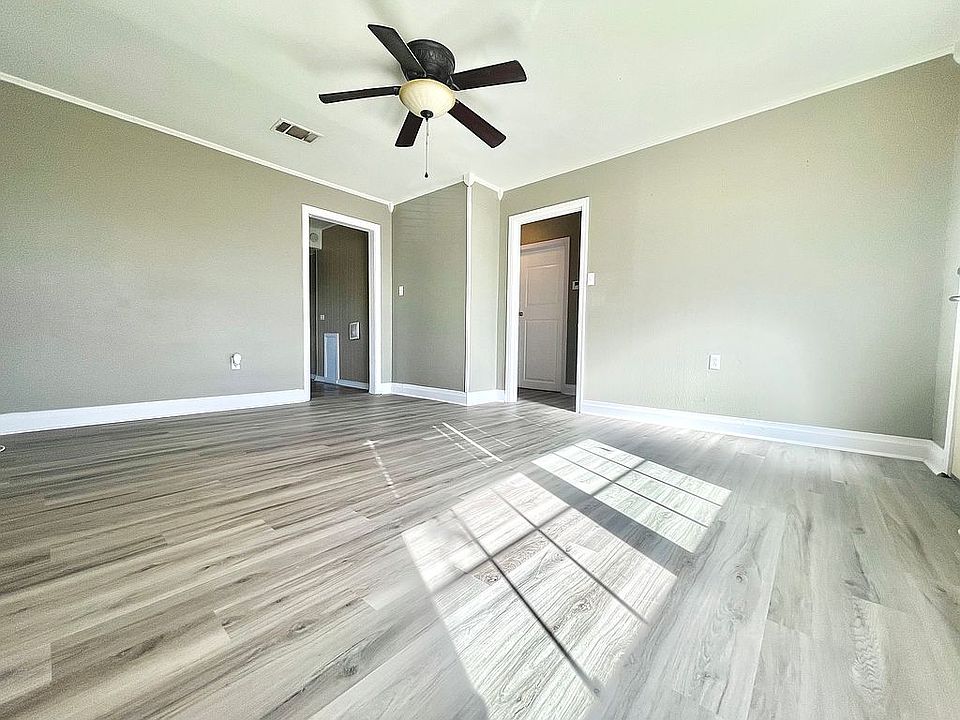 1st image of 422 McKinney Ave