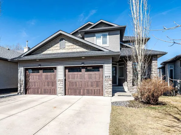 812 Coopers Dr SW, Airdrie, AB T4B 2W3