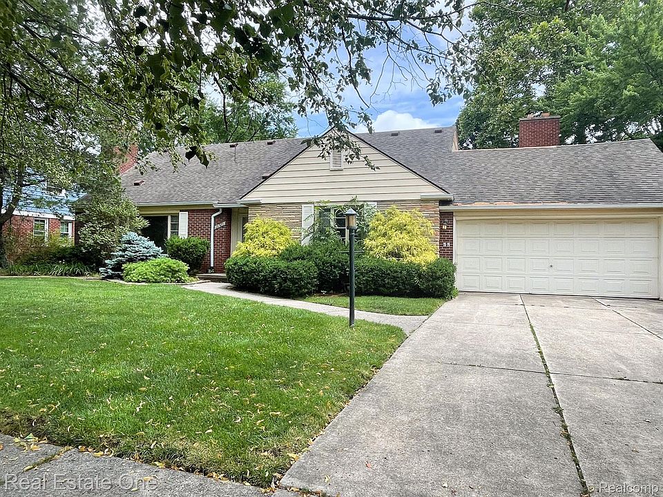 1st image of 25320 Henley Ave