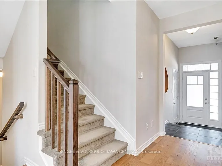 526 Cope Dr — Photo 3