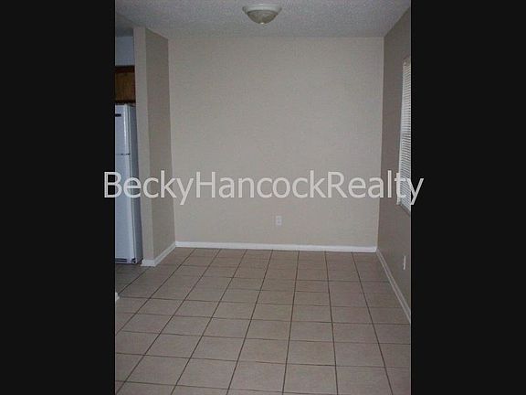 4th image of 507 Briarwood Dr APT 8D