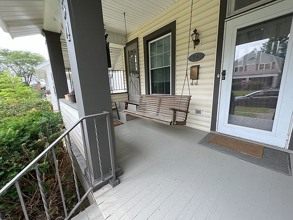 3rd image of 54 E Como Ave