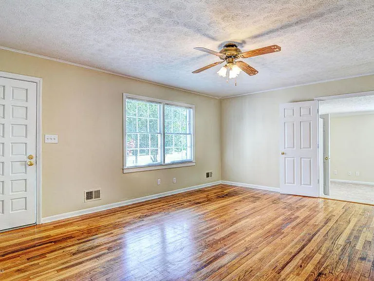 5333 Ridgewood Heights Dr — Photo 4