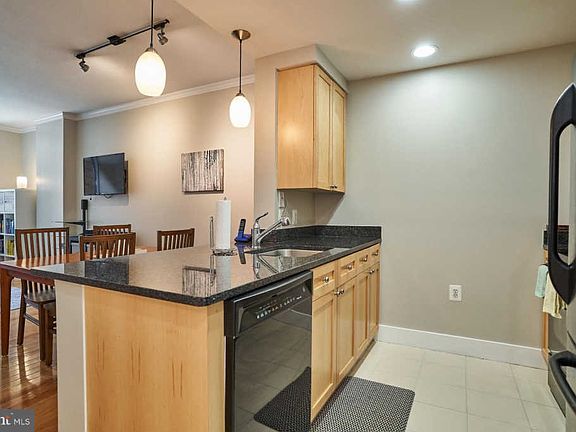 5th image of 2001 15th St N APT 214