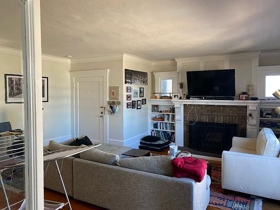 5th image of 1232 Washington St #C
