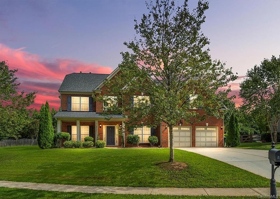 1st image of 2111 Willowcrest Dr
