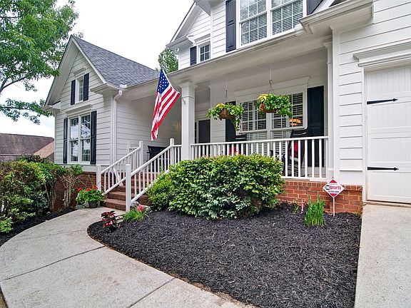 2nd image of 729 Parkside Dr