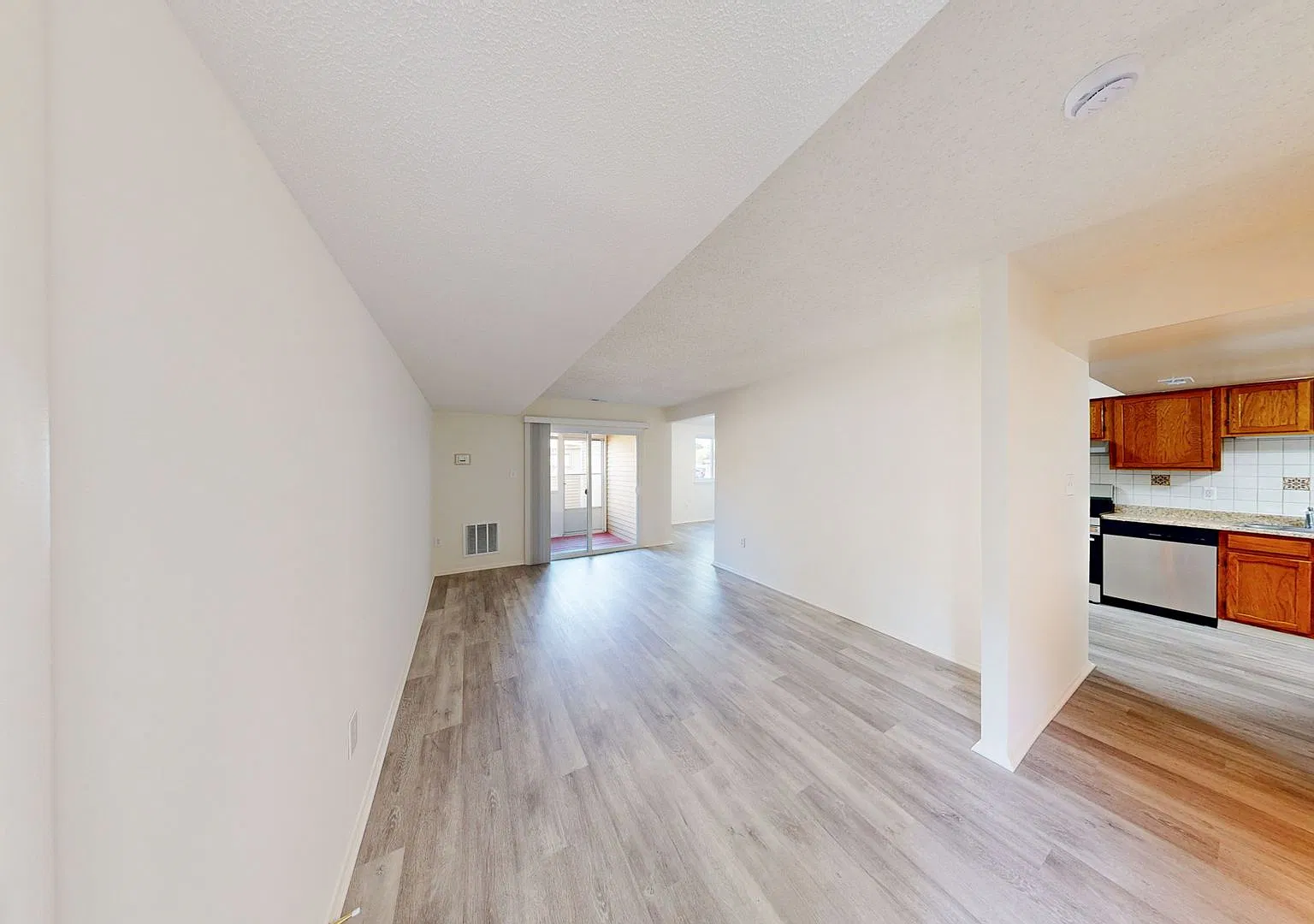Freshly updated - 3Bed/2.5Bath End unit Townhome! — Photo 1
