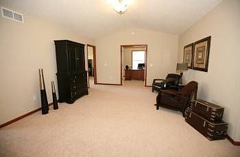 3rd image of 3190 Maureen Ln