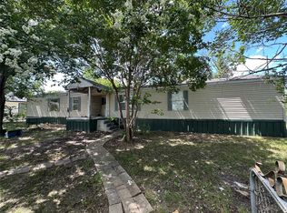 1204 Traders Rd, Greenville, TX 75402