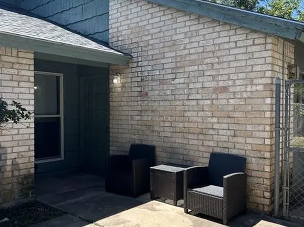 516B Tomahawk Trl, Kerrville, TX 78028