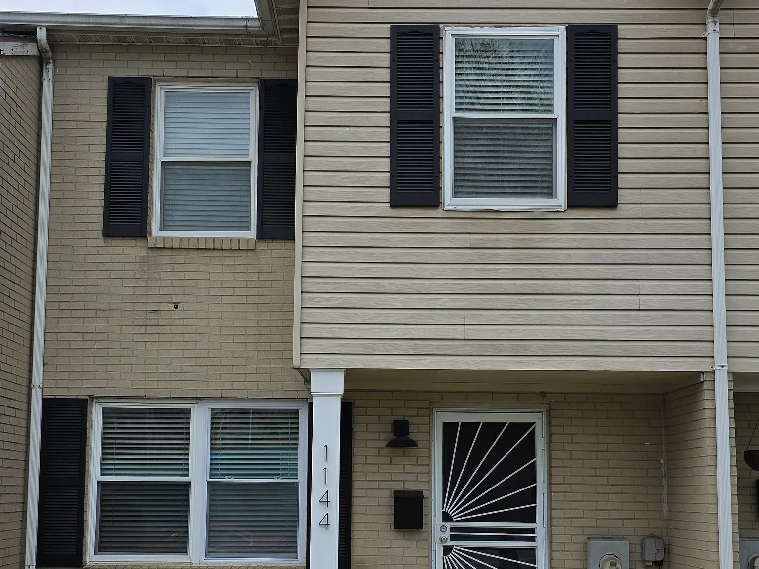 3 bed, 1.5 bath, 1057 sqft, $3,600 — Photo 1