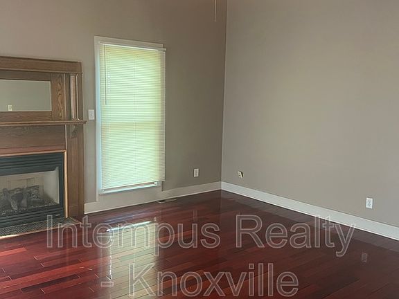 2nd image of 229 Deaderick Ave