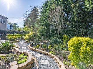 3 Maplecrest Ct, Potomac, MD 20854