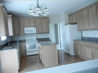 4th image of 14021 Avalon East Dr