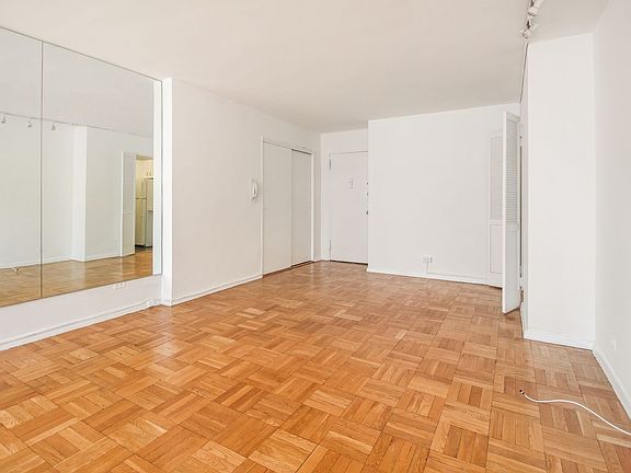 3rd image of 155 E 34th St APT 14N