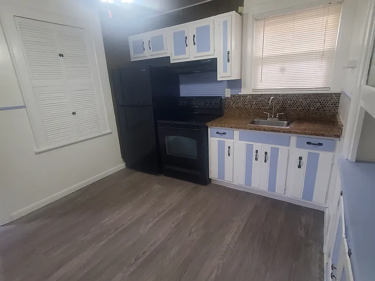 6035 Arthur Ave — Photo 10