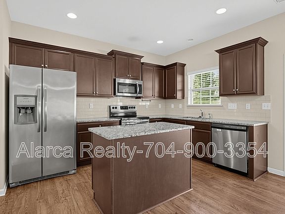 5th image of 9724 Chase View Dr