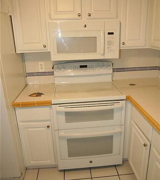 20871 Glen Haven Cir W — Photo 23