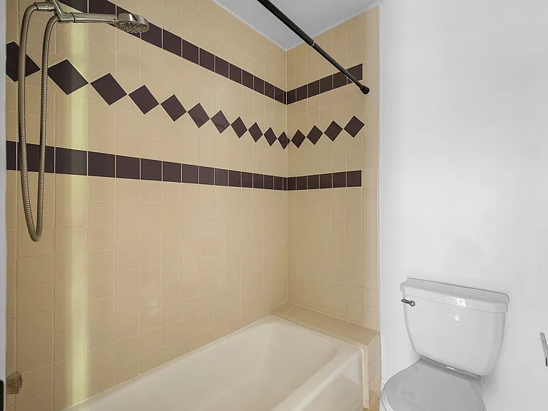 15344 Weddington St #202 — Photo 20