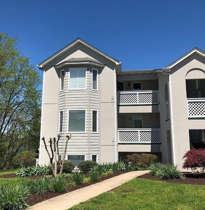 2nd image of 717 Ivy Lake Dr