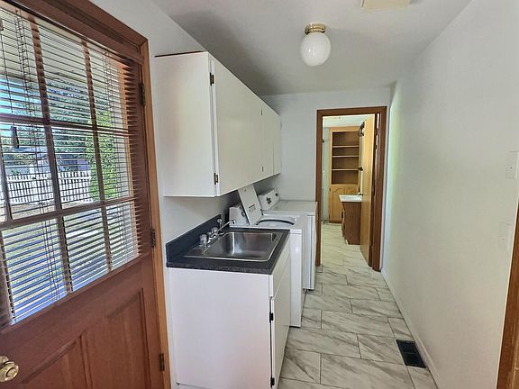 5th image of 10023 99th St SW